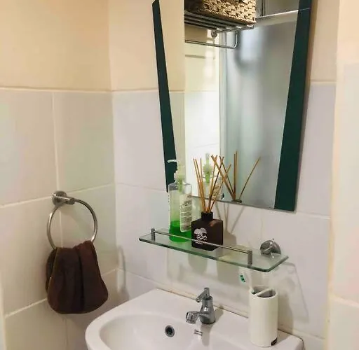 Stylish 1 Bedroom Near Bgc+airport!netflix+dsny+50mbps * Manila